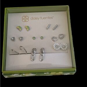NWT Daisy Fuentes Silver stud 8 piece earring set.